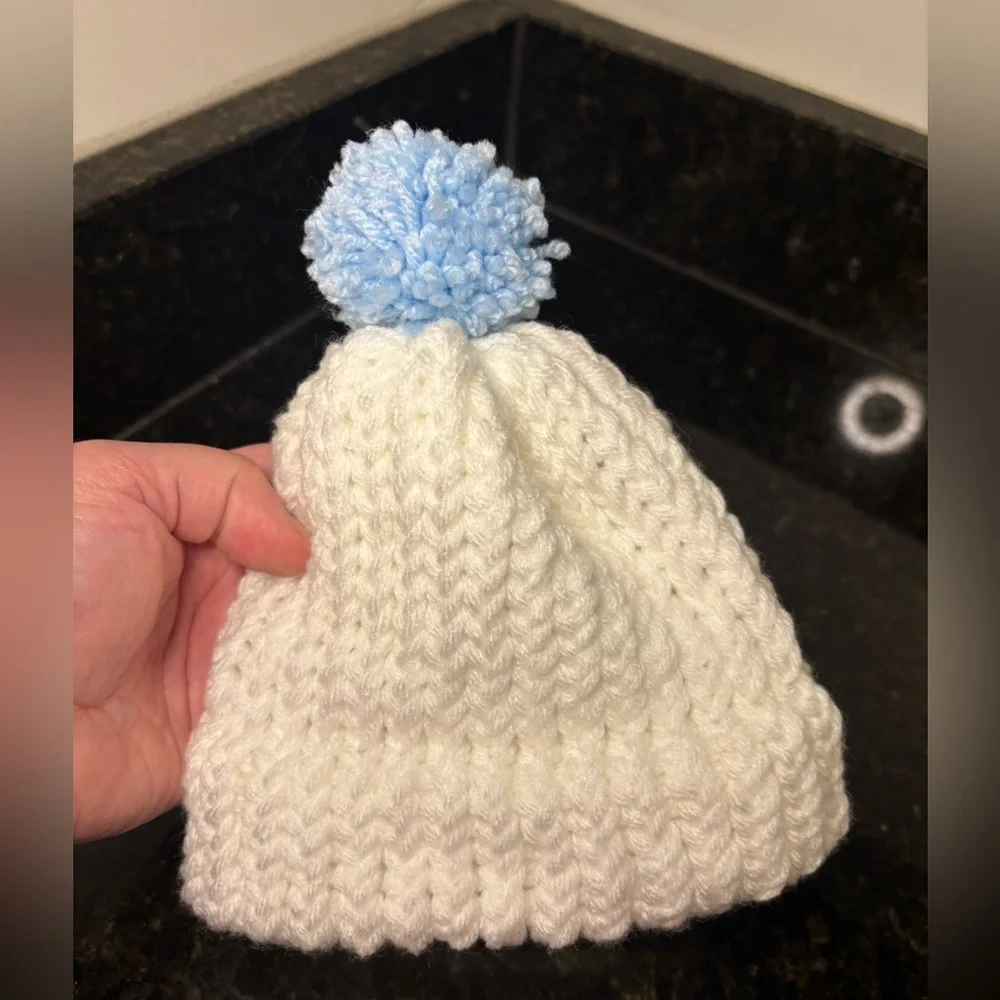 NWOT Newborn White Knit Hat w/Blue Pom-Pom